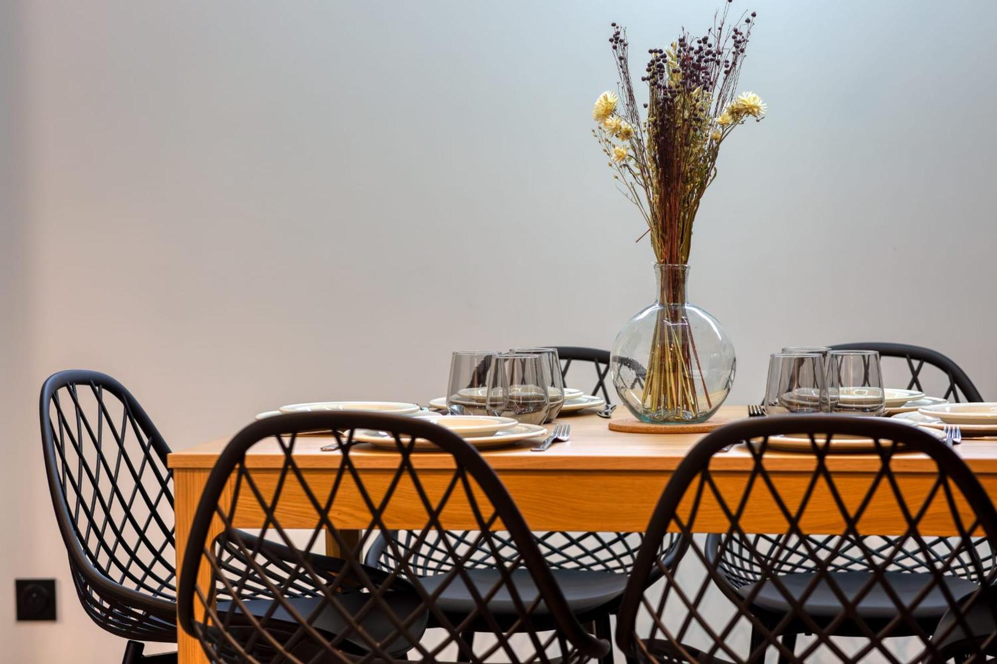 Appartamento Rose Ecrin De Charme Avec Parking Terrasse Privee Et Jardin Partage Grand-Couronne Esterno foto