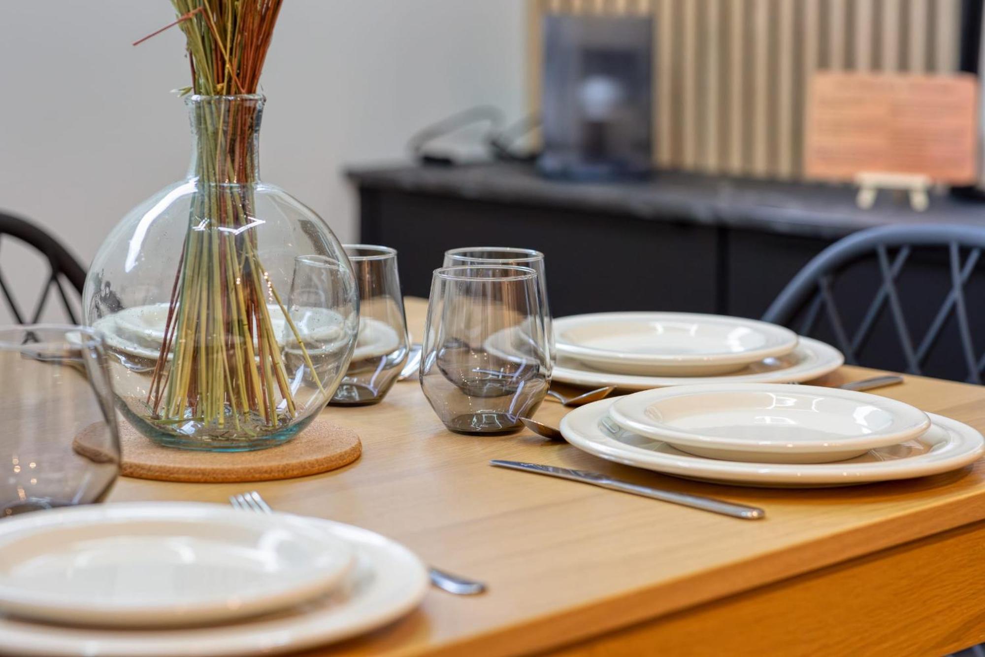 Appartamento Rose Ecrin De Charme Avec Parking Terrasse Privee Et Jardin Partage Grand-Couronne Esterno foto